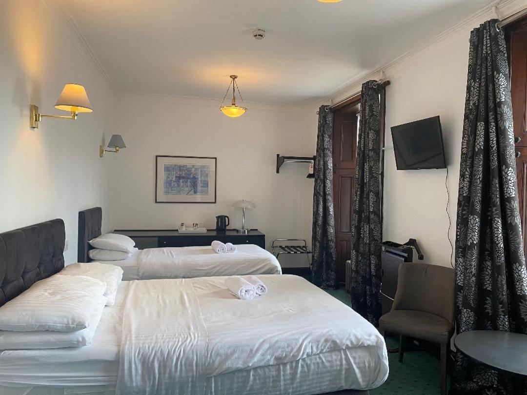 Argyll Arms Hotel 캠벨타운 외부 사진