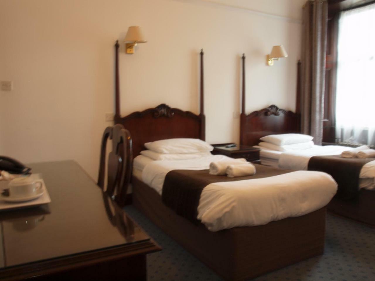 Argyll Arms Hotel 캠벨타운 외부 사진
